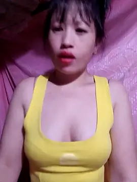 Snapshot of VanGau031694 chatting on 10.31.25 VanGau031694 online show from 10.31.25