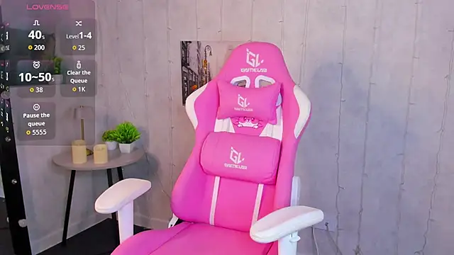 Snapshot of Lynn_Martin chatting on 10.25.25 Lynn Martin online show from 10.25.25