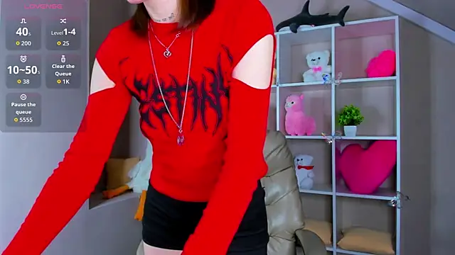 Snapshot of Lynn_Martin chatting on 12.14.25 Lynn Martin online show from 12.14.25