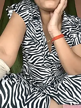 Hott Archana online show from 11.20.25