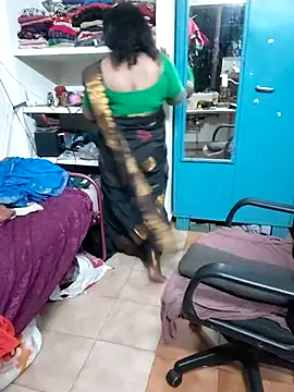 Snapshot of Tamil_Kavitha10 chatting on 05.13.26 Tamil Kavitha10 online show from 05.13.26