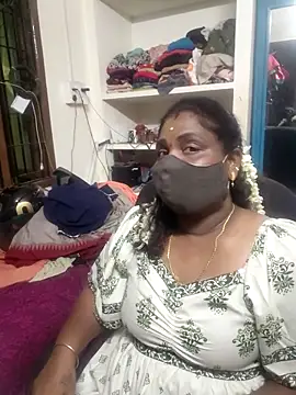 Snapshot of Tamil_Kavitha10 chatting on 05.15.26 Tamil Kavitha10 online show from 05.15.26