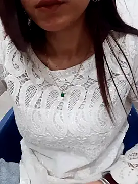 Snapshot of siya_rani67 chatting on 05.05.26 siya rani67 online show from 05.05.26