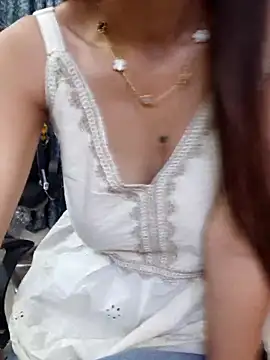 Snapshot of siya_rani67 chatting on 06.05.26 siya rani67 online show from 06.05.26