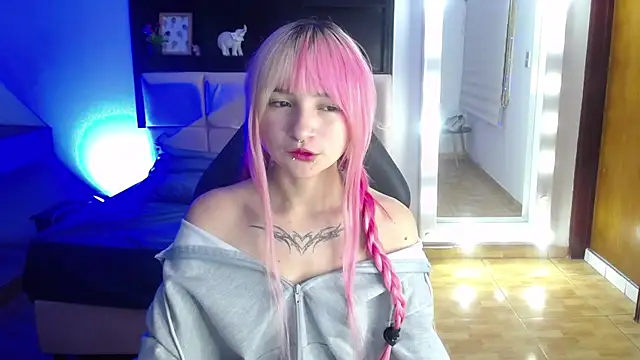  Charlotte Collins  online show from 06.17.26