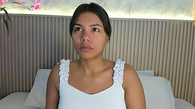 Snapshot of Liss-Reyes chatting on 10.30.25 Liss-Reyes online show from 10.30.25