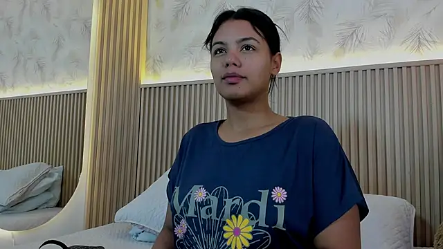 Snapshot of Liss-Reyes chatting on 02.27.26 Liss-Reyes online show from 02.27.26