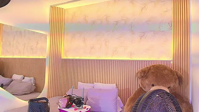 Snapshot of Liss-Reyes chatting on 03.09.26 Liss-Reyes online show from 03.09.26