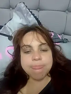 Snapshot of CARITOMIO chatting on 11.21.25 CARITOMIO online show from 11.21.25