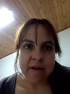 Snapshot of CARITOMIO chatting on 11.26.25 CARITOMIO online show from 11.26.25