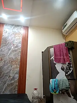 Snapshot of SaraBust chatting on 10.20.25 SaraBust online show from 10.20.25