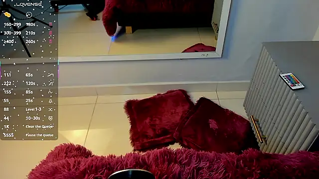 Snapshot of Mia_Valentine_ chatting on 01.09.26 Mia Valentine online show from 01.09.26