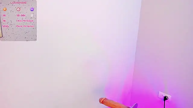 Snapshot of Mia_Valentine_ chatting on 02.06.26 Mia Valentine online show from 02.06.26