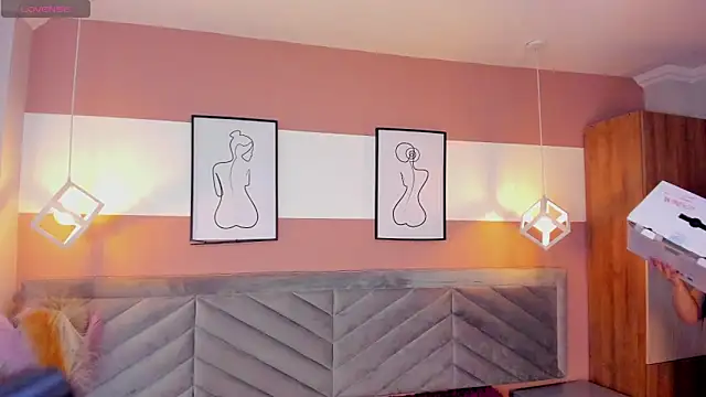 Snapshot of Mia_Valentine_ chatting on 02.25.26 Mia Valentine online show from 02.25.26