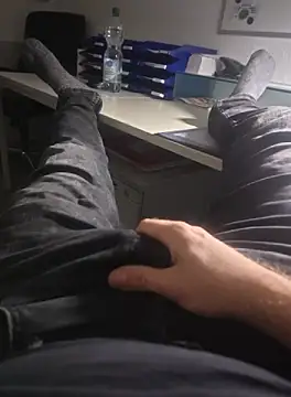 Snapshot of stunning_stallion chatting on 10.13.25 stunning stallion online show from 10.13.25