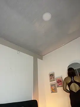 RedVelvet Dream online show from 10.04.25