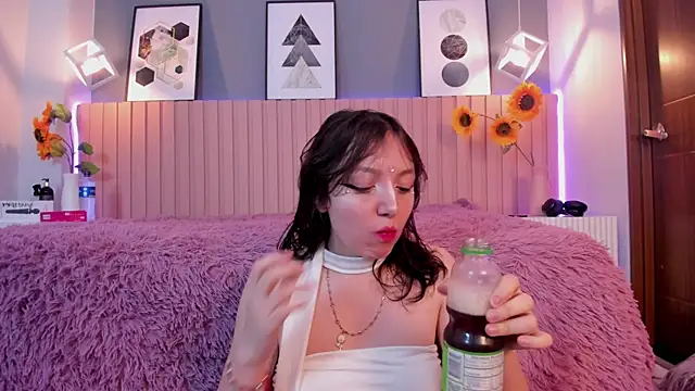 Nina Ford online show from 04.29.26