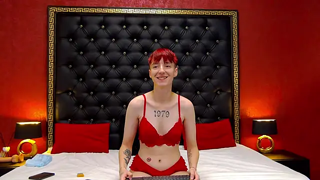 Snapshot of Luna_Devil_ chatting on 10.17.25 Luna Devil online show from 10.17.25