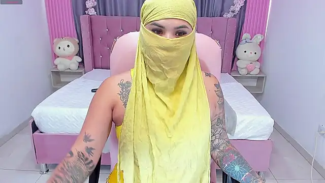 Nayla-Mouna online show from 09.24.25