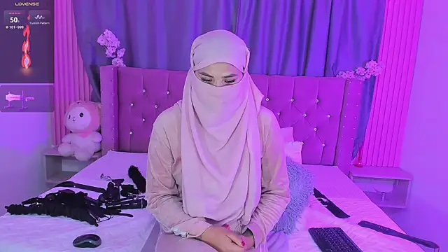 Nayla-Mouna online show from 04.23.26