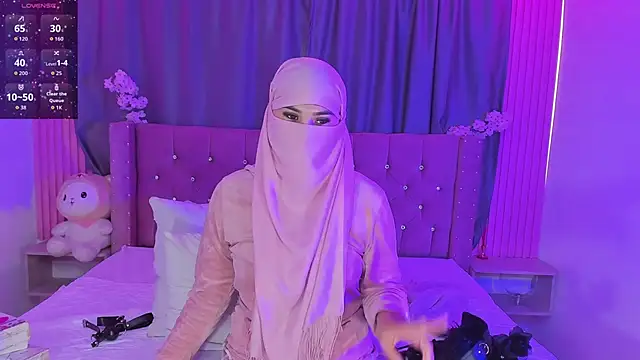 Nayla-Mouna online show from 05.04.26