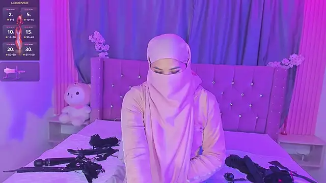 Nayla-Mouna online show from 05.05.26