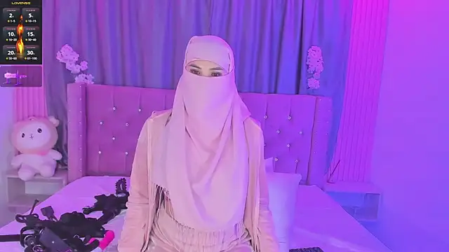 Nayla-Mouna online show from 06.30.26
