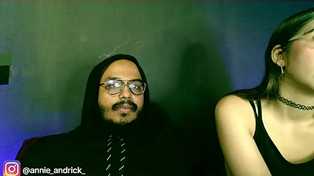 Snapshot of _leda_swan_ chatting on 10.08.25 leda swan online show from 10.08.25