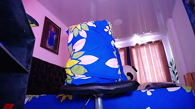 Snapshot of oodirty_hellen chatting on 10.22.25 oodirty hellen online show from 10.22.25