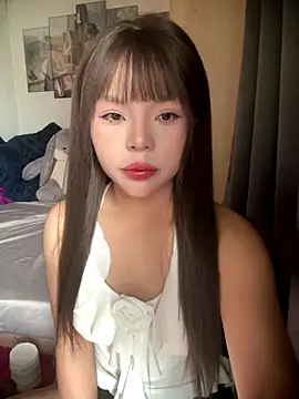 SarahBeii online show from 10.15.25