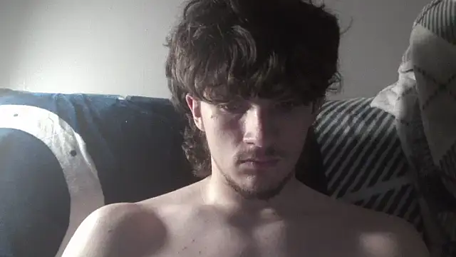 Snapshot of conradical18 chatting on 10.02.25 conradical18 online show from 10.02.25