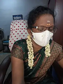 Snapshot of umashreetamil chatting on 05.20.26 umashreetamil online show from 05.20.26
