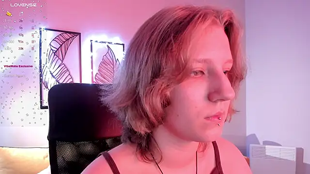 Hailey Foxy online show from 10.25.25