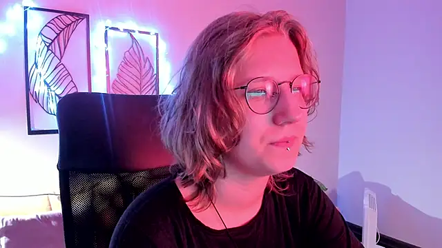 Hailey Foxy online show from 11.17.25