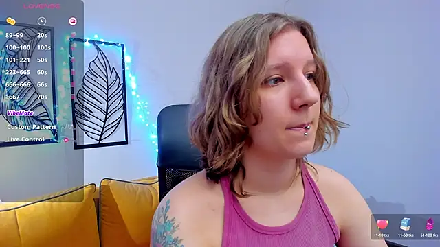 Snapshot of Hailey_Foxy chatting on 12.23.25 Hailey Foxy online show from 12.23.25