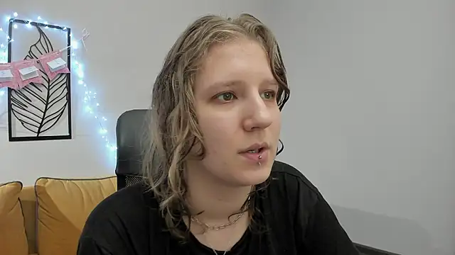 Snapshot of Hailey_Foxy chatting on 02.11.26 Hailey Foxy online show from 02.11.26