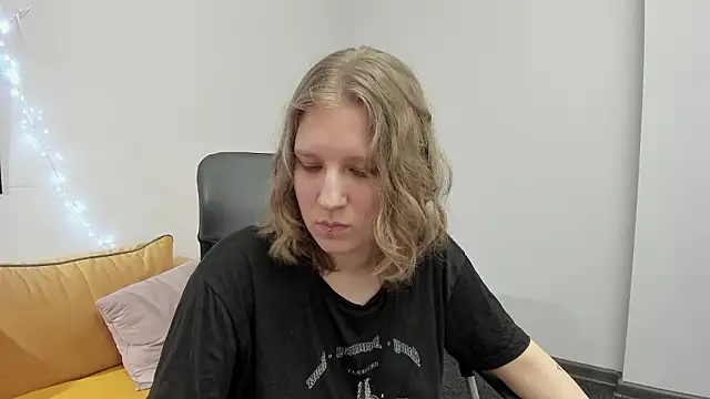 Snapshot of Hailey_Foxy chatting on 02.12.26 Hailey Foxy online show from 02.12.26