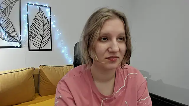 Snapshot of Hailey_Foxy chatting on 02.25.26 Hailey Foxy online show from 02.25.26