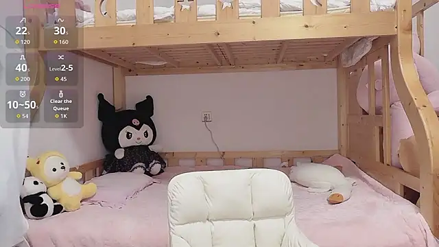 Sue101010 online show from 10.13.25