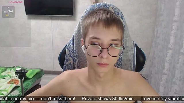 glasses cat online show from 03.11.26