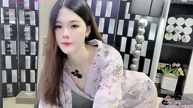 Yueyue-MM online show from 10.16.25