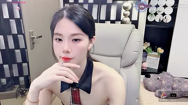 Yueyue-MM online show from 06.12.26