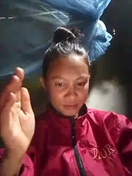 Snapshot of simi-lucy chatting on 11.18.25 simi-lucy online show from 11.18.25