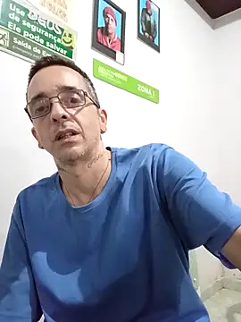 Snapshot of dinho_carioca chatting on 09.09.25 dinho carioca online show from 09.09.25