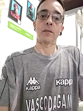 Snapshot of dinho_carioca chatting on 09.10.25 dinho carioca online show from 09.10.25