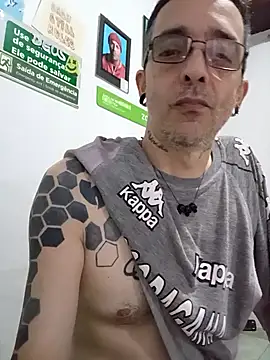 Snapshot of dinho_carioca chatting on 09.13.25 dinho carioca online show from 09.13.25