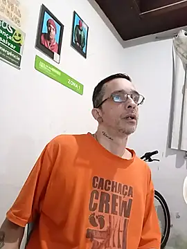 Snapshot of dinho_carioca chatting on 09.15.25 dinho carioca online show from 09.15.25