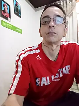 Snapshot of dinho_carioca chatting on 09.17.25 dinho carioca online show from 09.17.25