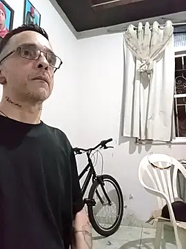 Snapshot of dinho_carioca chatting on 09.20.25 dinho carioca online show from 09.20.25