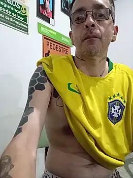 Snapshot of dinho_carioca chatting on 10.03.25 dinho carioca online show from 10.03.25